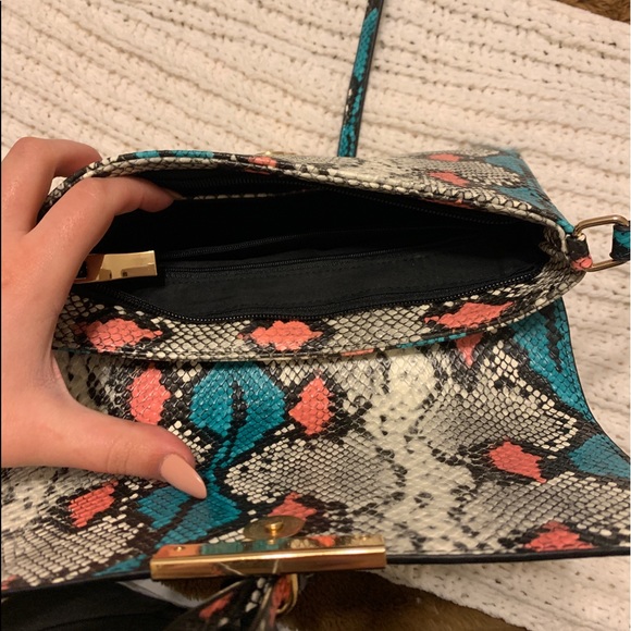 snakeskin crossbody purse - Picture 3 of 3